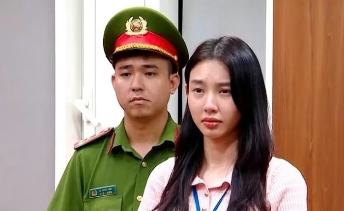 Nhóm bị can sau đó kêu gọi thêm Lê Thành Công và Nguyễn Thúc Thùy Tiên tham gia. 