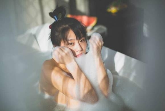 Khi thử bằng tay, bạn sẽ cảm nhận hơi nóng rõ rệt. 