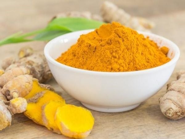 Nghệ có thể giúp cải thiện tình trạng thâm mụn 