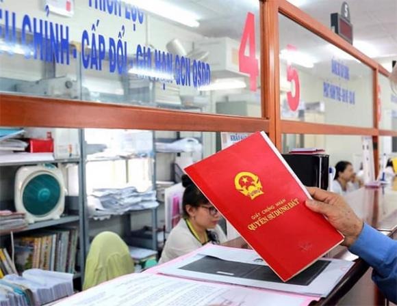Quyền sử dụng đất đang bị kê biên hoặc áp dụng biện pháp để bảo đảm thi hành án dân sự.    