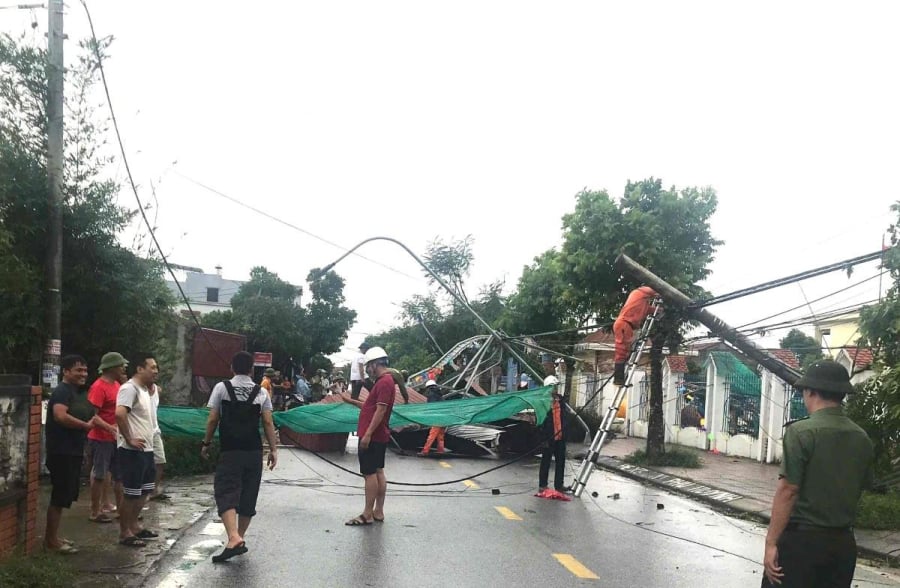Theo báo cáo nhanh của Sở Nông nghiệp và Phát triển nông thôn TP Hải Phòng, đến 16 giờ cùng ngày đã có 14 xã, phường bị ảnh hưởng. 