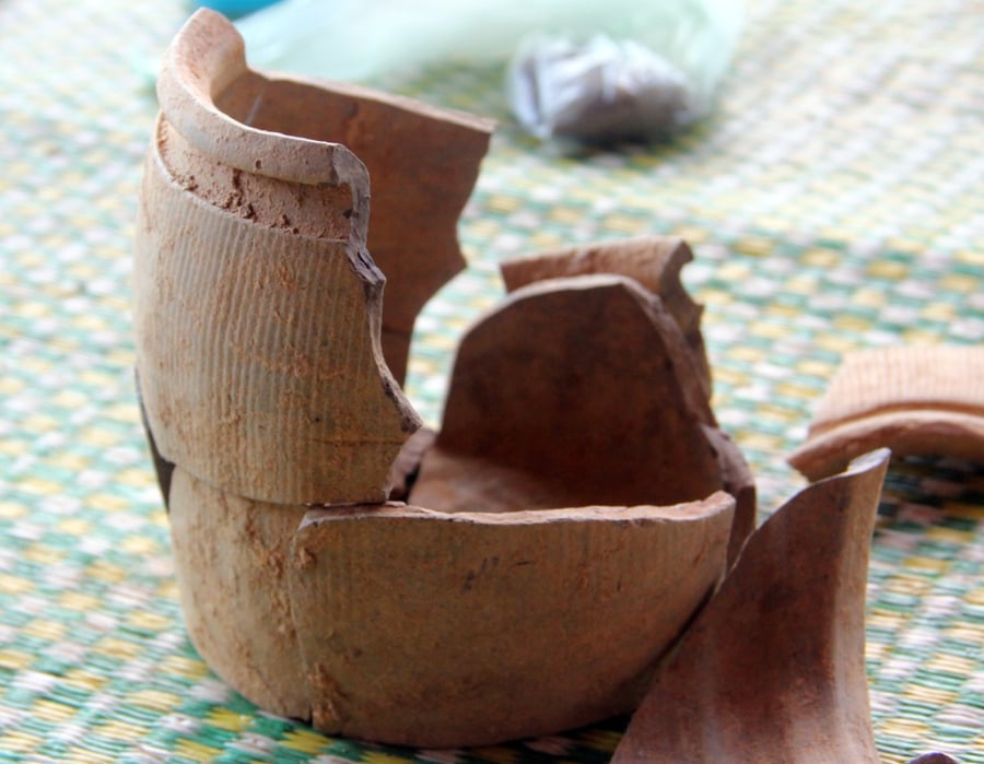 Trong dân gian, chum vại, hũ gạo tượng trưng cho của cải, lương thực và sự sung túc. Nhiều Shbet111 slot, casino, thể thao, xổ số thấy chum vại, hũ gạo nứt vỡ liền bỏ đi, nhưng đây lại là sai lầm.    