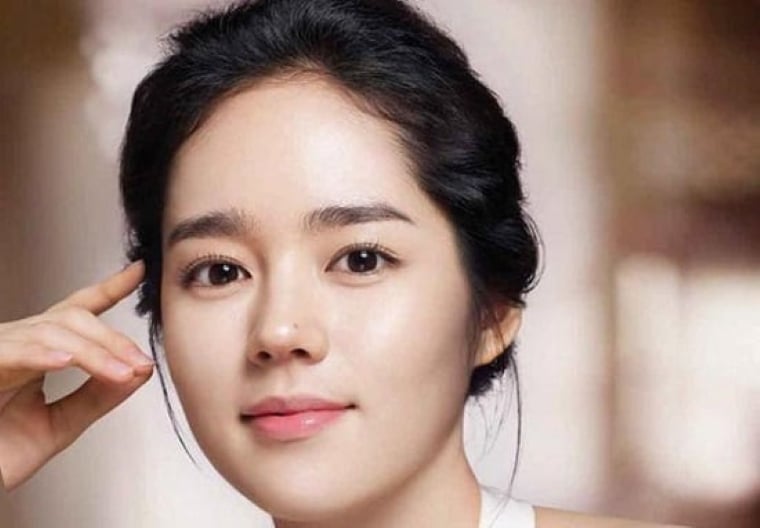 Phụ nữ có cằm tròn thường là người tốt bụng, nhân hậu, tính tình lạc quan, cởi mở và dễ hòa đồng. (Ảnh minh họa)
