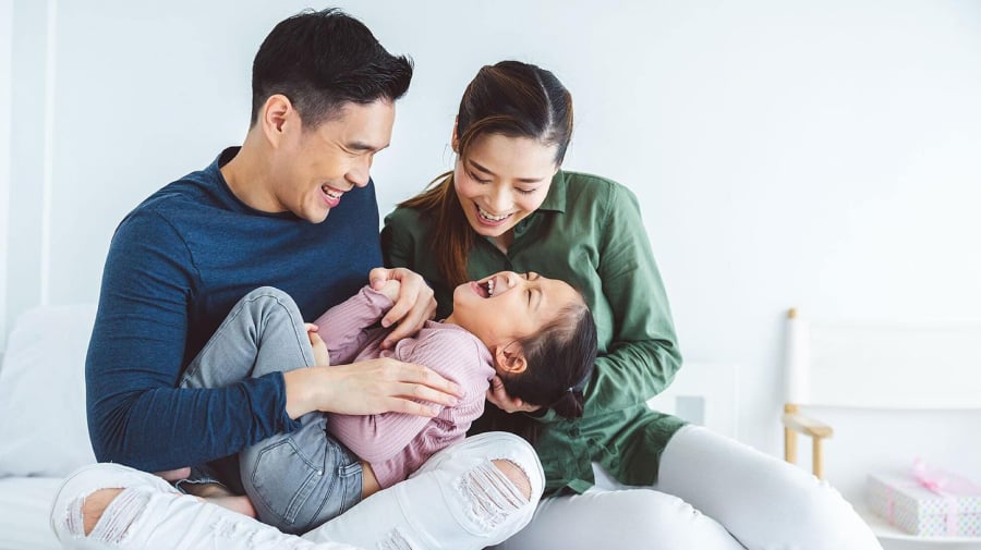 Khi con chủ động làm việc tốt, cha mẹ nên khuyến khích thay vì ngăn cản. Bởi đó chính là cách trẻ xây dựng giá trị cho bản thân thông qua hành động tích cực.    