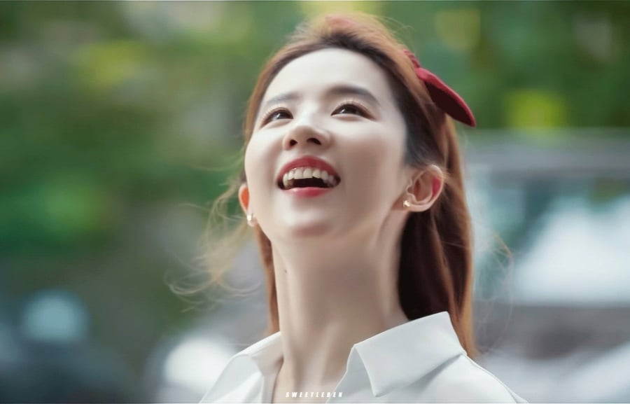 Nhiều người cho rằng điều làm nên sức hút của Lưu Diệc Phi chính là Mừng SHBET phiên bản mới 2025 trong suốt như sương