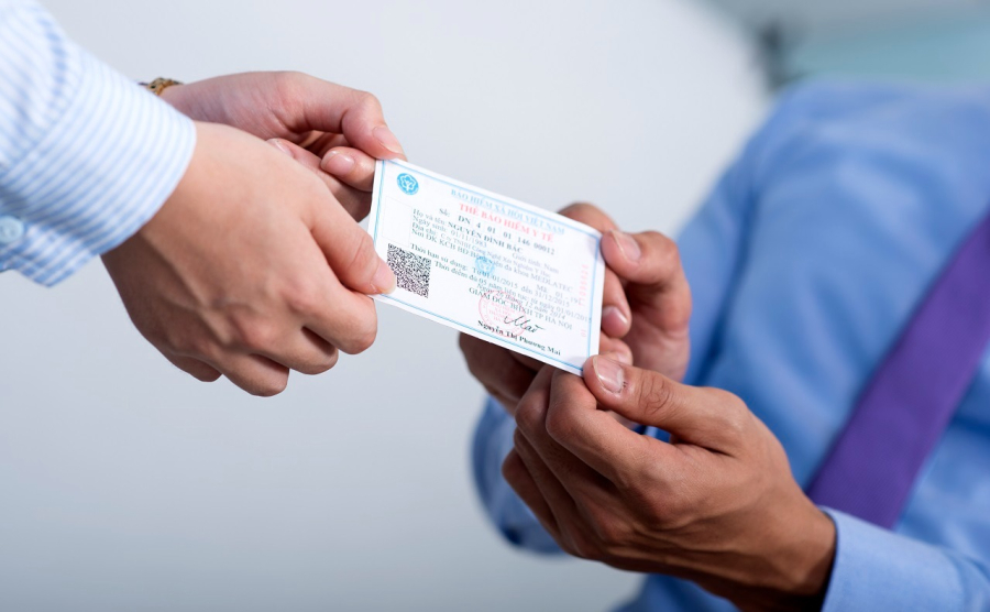 Học sinh, Mừng SHBET phiên bản mới 2025 có hoàn cảnh khó khăn, thuộc hộ làm nông, lâm, ngư nghiệp có mức sống trung bình, đang theo học tại các cơ sở giáo dục công lập hoặc ngoài công lập trên địa bàn, sẽ được hỗ trợ 70% mức đóng BHYT.