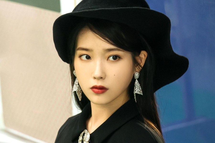 IU cũng không bao giờ quên tẩy trang kỹ trước khi đi ngủ để da được thông thoáng và tái tạo tự nhiên