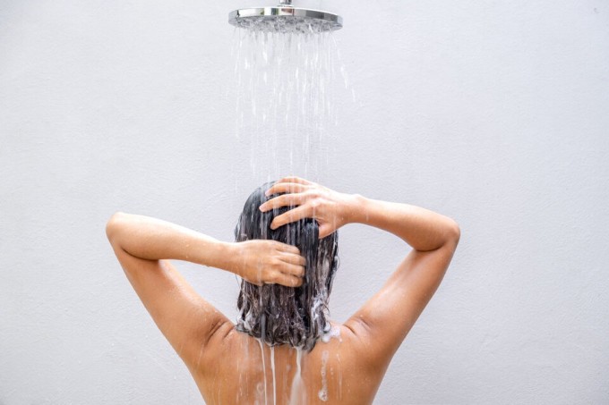 Các chuyên gia khuyến nghị nên chờ ít nhất 3 tháng trước khi thực hiện lần uốn hoặc nhuộm kế tiếp
