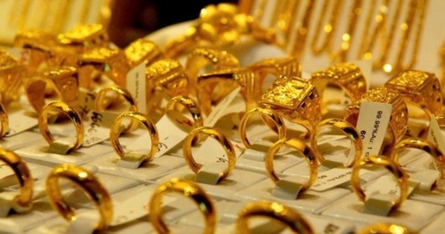 Giá vàng nhẫn tại các thương hiệu lớn sáng nay tiếp tục giảm sâu. 