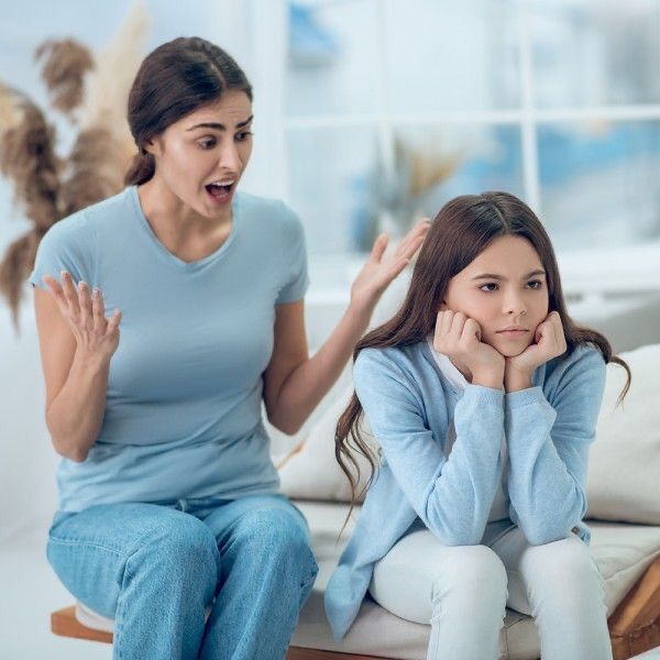 Cha mẹ càng áp đặt, con càng muốn cưỡng lại