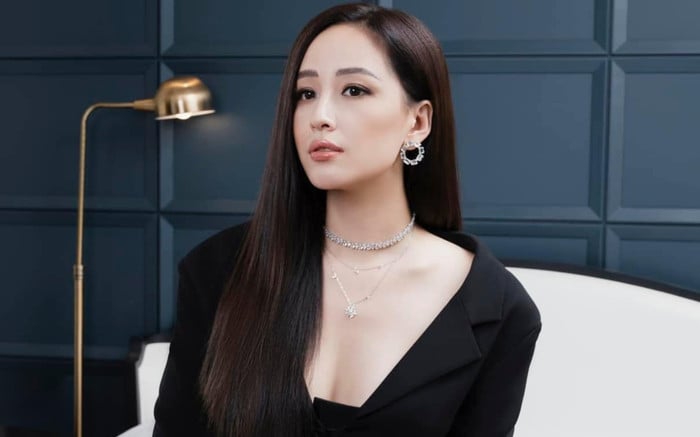 Cô còn lấn sân sang kinh doanh và đầu tư chứng khoán, bất động sản và được mệnh danh là 
