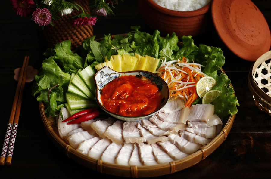 Luộc thịt nên để nguyên miếng hay khứa nhỏ? Đây là cách để thịt chín đều, mềm ngọt  