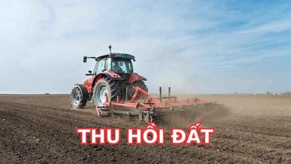 Hàng năm, UBND cấp tỉnh có trách nhiệm trình Hội đồng Nhân dân cùng cấp xem xét, quyết định việc điều chỉnh, sửa đổi và bổ sung bảng giá đất, nhằm công bố và áp dụng từ ngày 1/1 của năm tiếp theo.    