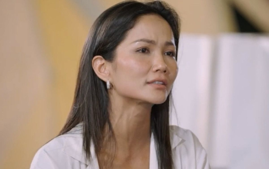 'Hen Niê gặp vấn đề sức khoẻ sau ồn ào của ông xã