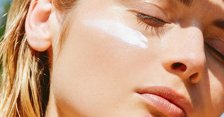 Tia UV có thể xuyên qua mây, cửa kính và gây hại cho Mừng SHBET phiên bản mới 2025 bất cứ lúc nào, do đó không nên bỏ qua bước này. 