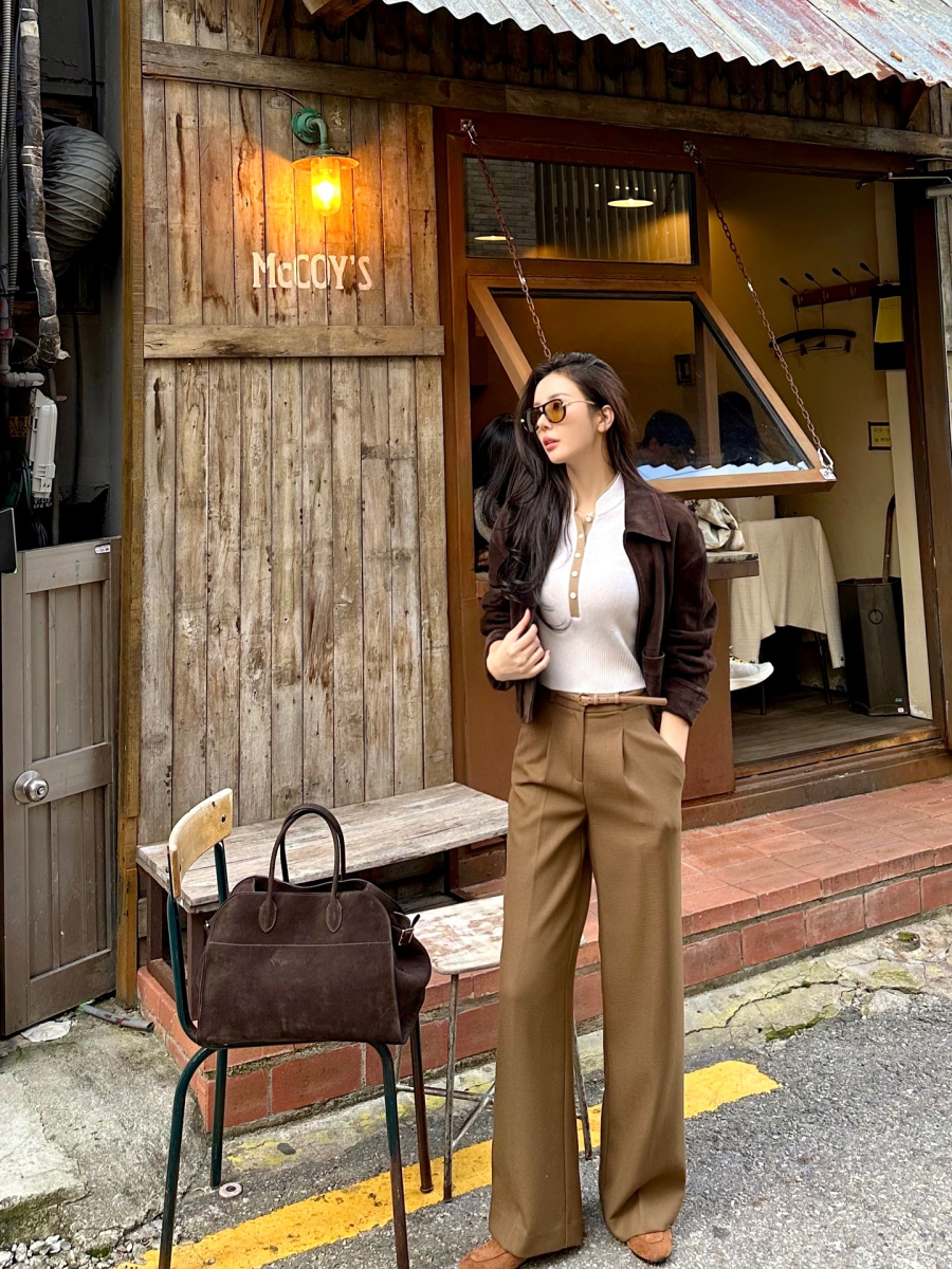 Áo ôm sát Sh88bet đăng ký miễn phí luôn là món đồ “ăn điểm” trong mùa lạnh vì vừa giữ ấm tốt vừa giúp tôn trọn đường cong.