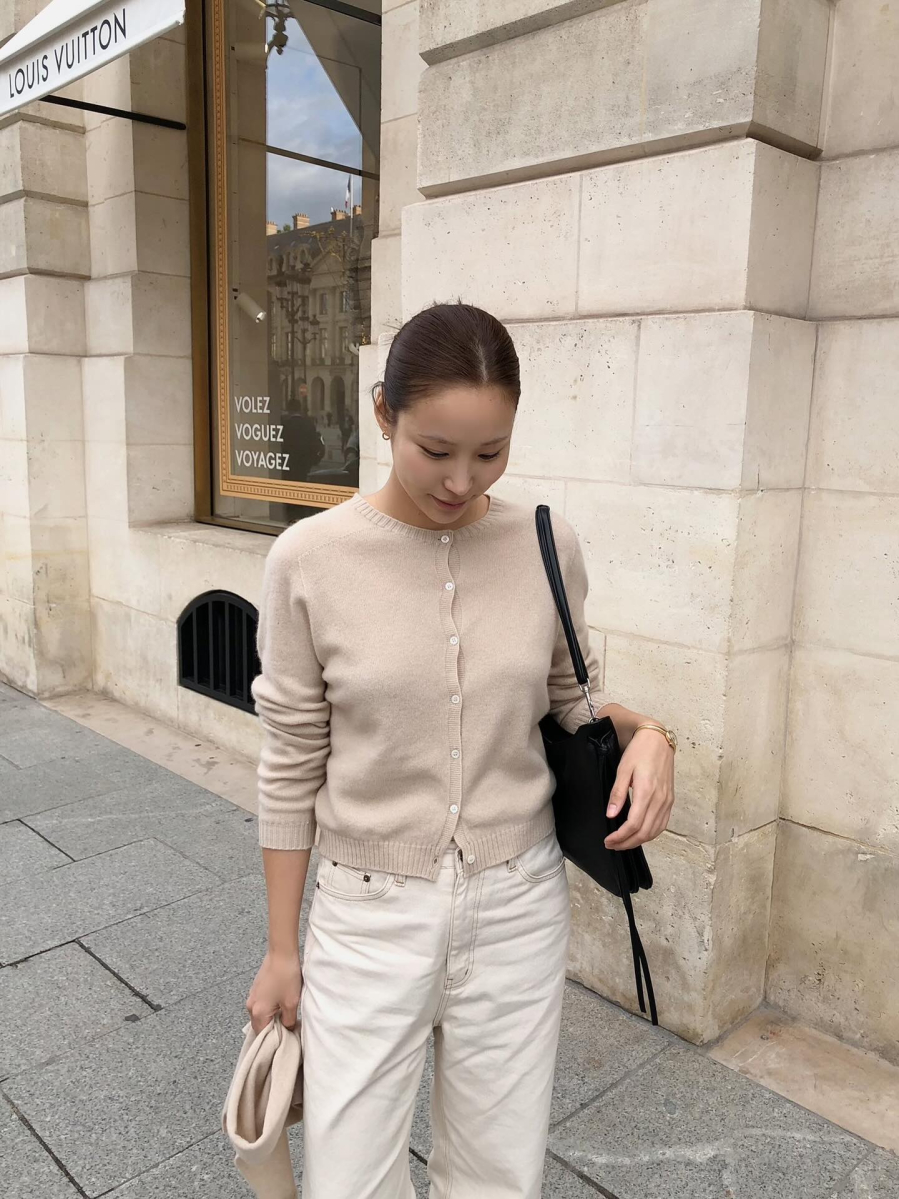 Quần ống rộng giúp cân bằng tỷ lệ Sh88bet đăng ký miễn phí, phù hợp với nhiều vóc dáng.