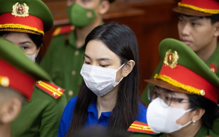 Thuỳ Tiên khai Shbet800 khuyến mãi siêu lớn là người mẫu, không nhắc đến danh hiệu Hoa hậu Hoà bình Quốc tế 2021.