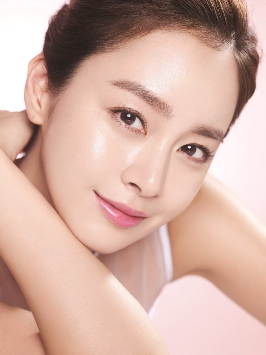 Vitamin C là một trong những chất chống oxy hóa mạnh mẽ, giúp bảo vệ da trước tác hại của môi trường