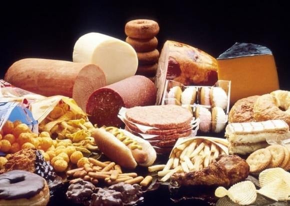 Mặc dù quen thuộc, nhiều người vẫn chủ quan với lượng muối nạp vào hàng ngày.