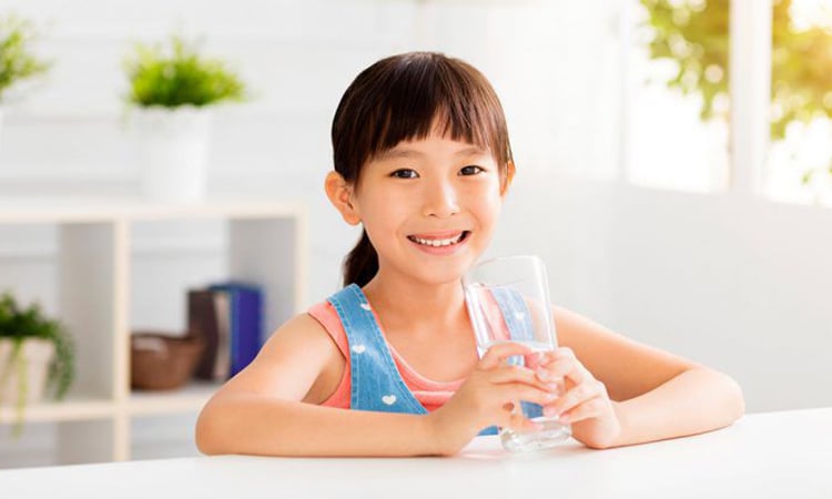 4 khung giờ nên uống nước