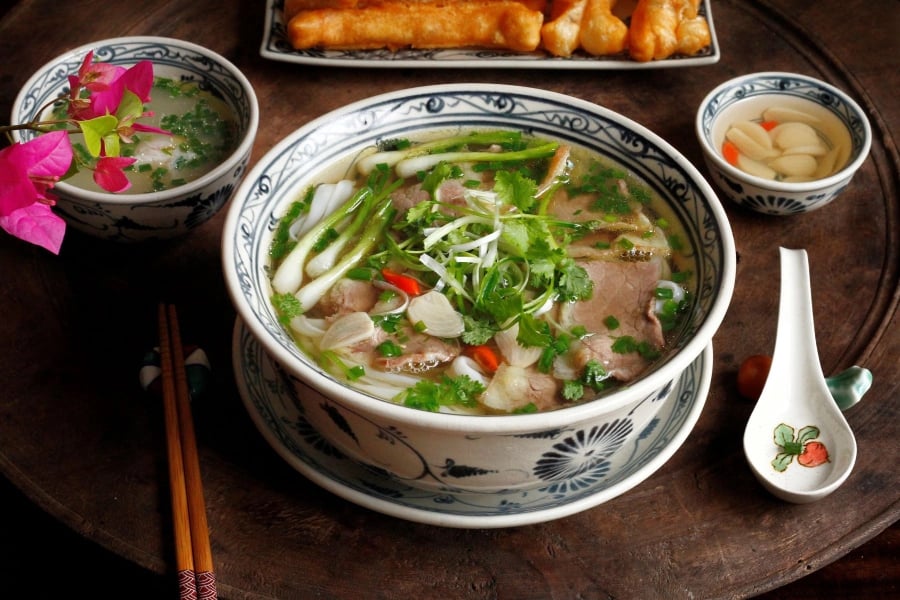 Hãy chỉ thêm chút muối hạt nhẹ nhàng và chờ đến gần cuối mới điều chỉnh vị.