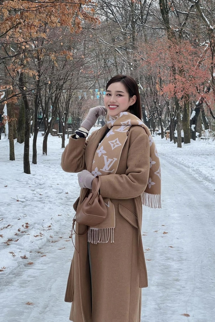Những tông màu này mang lại sự nhẹ nhàng, thanh lịch và cực kỳ hợp với không khí mùa lạnh, dễ phối với nhiều loại Shbet999 com đăng nhập khác nhau.