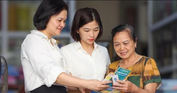 Đối tượng thụ hưởng được xác định thông qua việc cơ quan BHXH phối hợp với chính quyền địa phương rà soát, lập danh sách người dân khó khăn tại từng khu dân cư, ưu tiên miền núi, vùng sâu, vùng xa hoặc những nơi thường xuyên chịu ảnh hưởng thiên tai.    