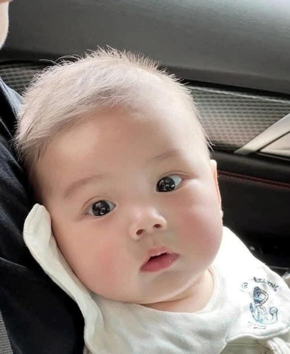 Tên trùng với các vị vua, thần thánh hoặc nhân vật lịch sử bi kịch được xem là không may mắn.