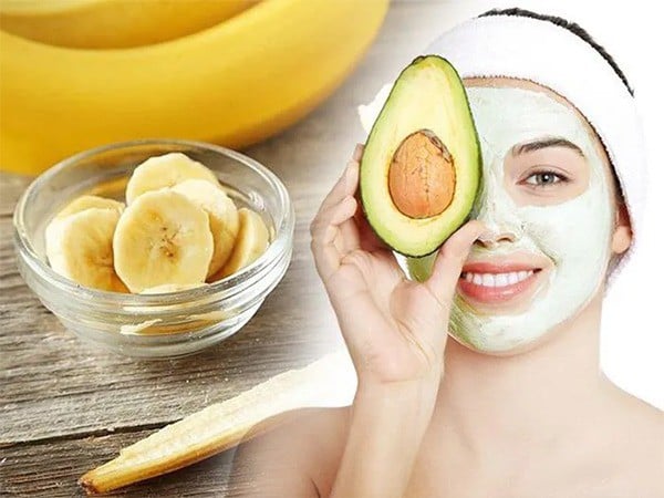 Bơ là nguồn dưỡng chất dồi dào với vitamin C, E, omega 3 và chất chống oxy hóa, rất phù hợp cho Mừng SHBET phiên bản mới 2025 khô thiếu sức sống.