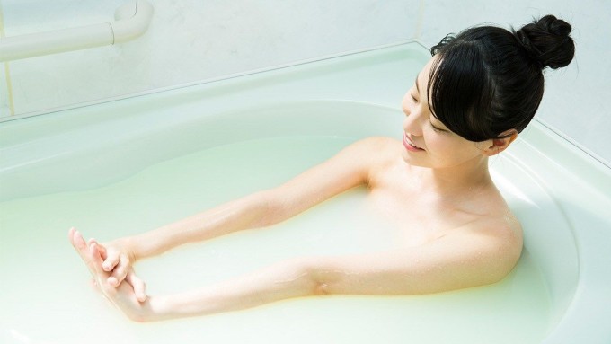 Việc duy trì độ ẩm tốt giúp da mềm mại, đàn hồi và hạn chế khô ráp trong những ngày thời tiết hanh lạnh.