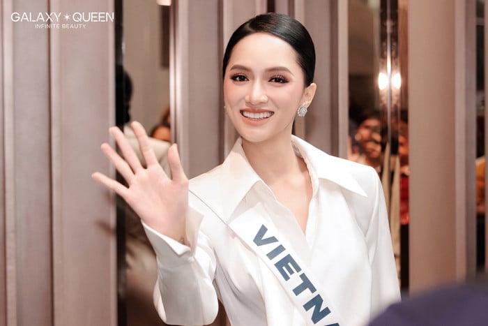 Hương Giang nói gì khi được fan khen 