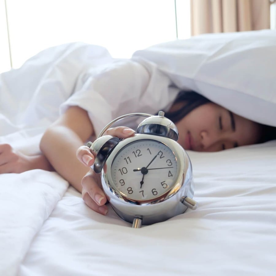 Đừng bật dậy ngay khi nghe chuông báo để tránh gây phản ứng đột ngột cho Sh88bet đăng ký miễn phí