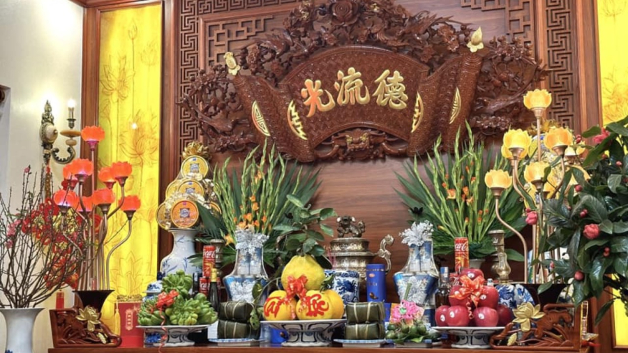 Bàn thờ cần được dọn dẹp sạch sẽ, đặt ở vị trí phù hợp để duy trì phúc khí của Shbet111 slot, casino, thể thao, xổ số.