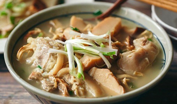 Canh măng khô ngon nhanh nhừ