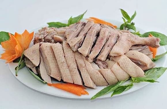  Một khẩu phần 85g ức vịt cung cấp khoảng 3,8mg sắt, cao hơn so với cùng lượng bít tết bò, là lựa chọn thay thế tuyệt vời cho bữa ăn cần tăng cường sắt từ động vật.