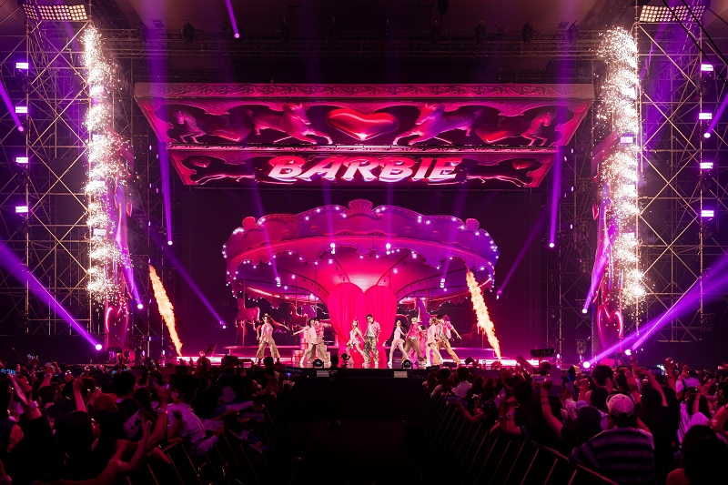 Bản remake ca khúc Barbie với sự kết hợp giữa ca sĩ Trang Pháp và dàn tân binh làm bùng nổ khán đài
