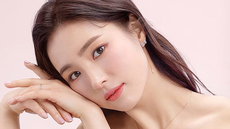 Chống nắng là bước không nên bị bỏ qua trong bất kỳ hoàn cảnh nào, kể cả khi chỉ di chuyển quãng đường ngắn. 