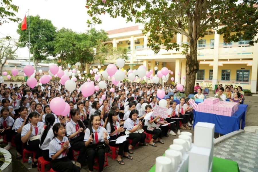 Hơn 8000 nữ sinh THCS tại thành phố Cần Thơ tham gia chương trình Là con gái thật tuyệt