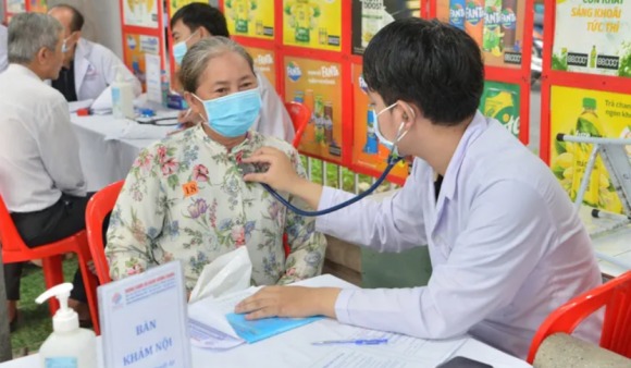 UBND TP. Hà Nội vừa ban hành Kế hoạch 321/KH-UBND, triển khai chính sách hỗ trợ đóng BHXH tự nguyện và BHYT cho các nhóm dân cư có hoàn cảnh khó khăn.    