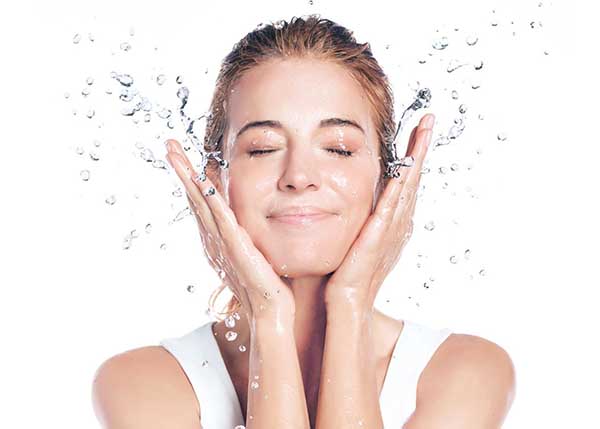 Khi sử dụng đúng cách, sự kết hợp này giúp da được cấp ẩm, trở nên mềm mại và tươi tắn hơn sau một thời gian.