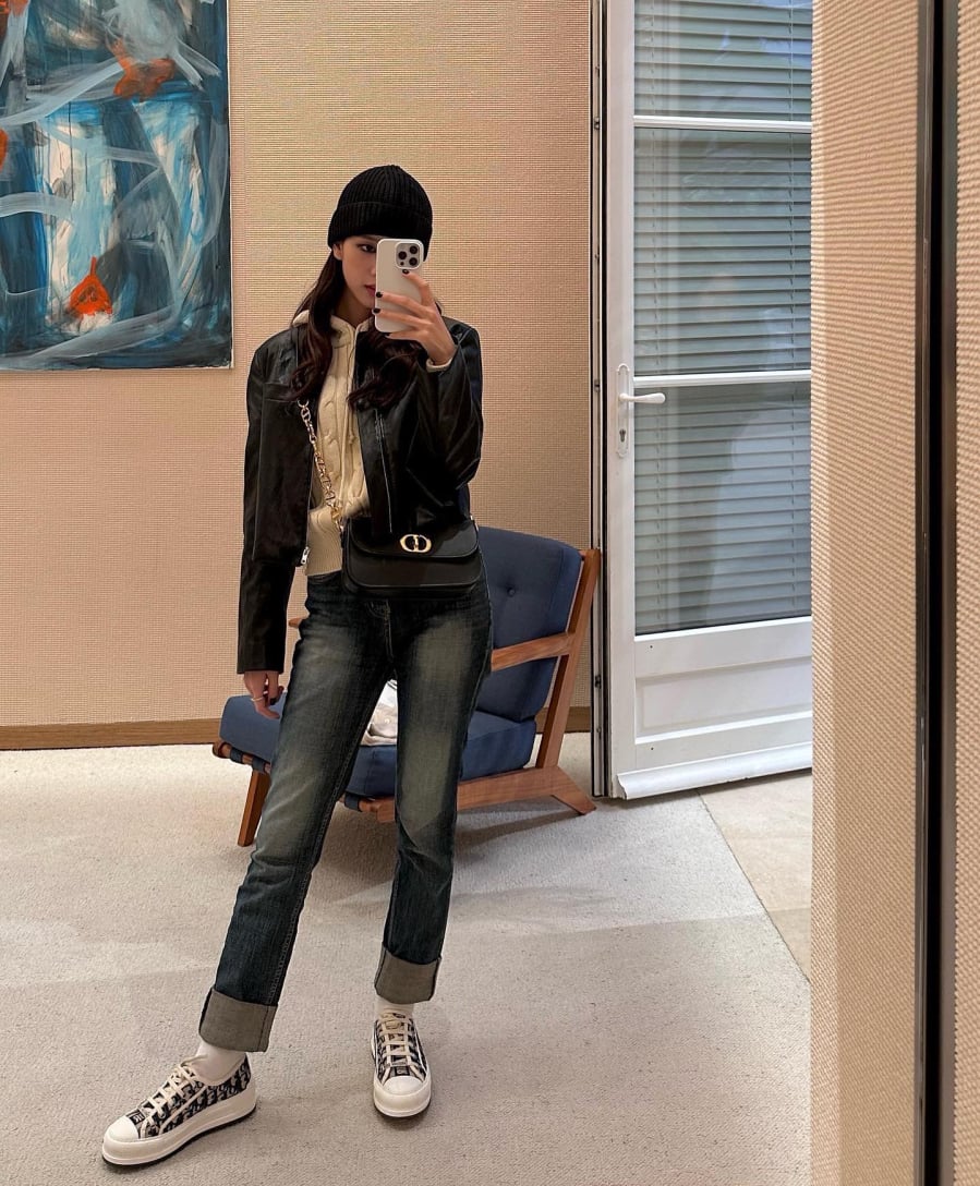 Quần jeans dáng gọn là lựa chọn an toàn nhưng mang lại hiệu quả cao trong việc cải thiện tỷ lệ Sh88bet đăng ký miễn phí. 