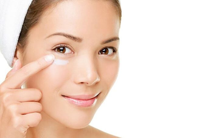 Nếu bỏ qua hoặc thực hiện không kỹ bước này, dầu thừa có thể tồn đọng, gây cảm giác nhờn dính và làm tăng nguy cơ bít tắc.