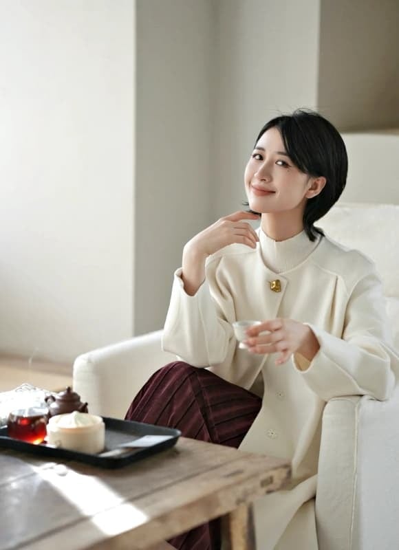 Một người phụ nữ vui vẻ, khỏe mạnh chính là nguồn năng lượng dương tích cực nhất trong Shbet111 slot, casino, thể thao, xổ số.