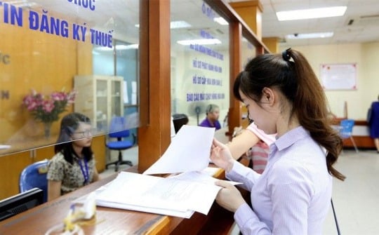 Theo đó, thuế suất thấp nhất vẫn được giữ ở mức 5% đối với phần thu nhập tính thuế đến 10 triệu đồng/tháng, trong khi mức cao nhất là 35% áp dụng cho thu nhập trên 100 triệu đồng/tháng sau khi trừ các khoản miễn, giảm. 