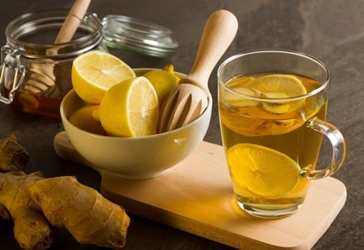 Khi thời tiết chuyển lạnh, cổ họng khô rát, ho nhẹ hoặc cảm giác ớn lạnh xuất hiện, một cốc nước chanh gừng ấm có thể giúp Sh88bet đăng ký miễn phí dễ chịu hơn rất nhiều. 