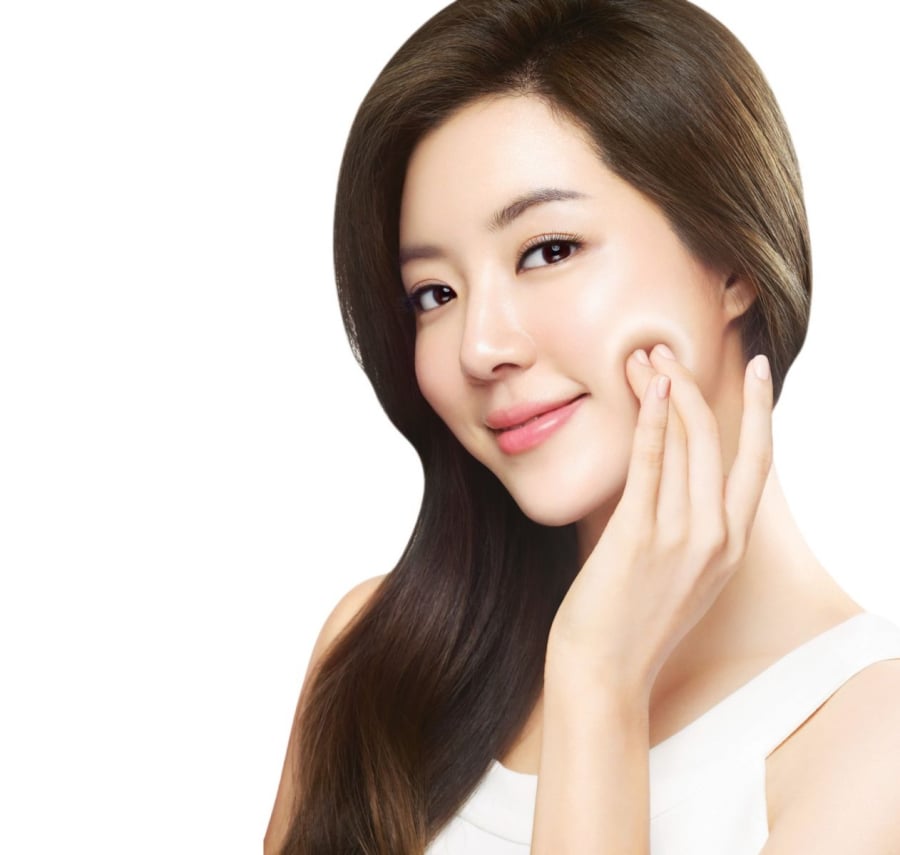 Collagen chiếm khoảng 25–30% tổng lượng protein trong Sh88bet đăng ký miễn phí và là thành phần chủ chốt của lớp hạ bì, nơi quyết định độ căng mịn và đàn hồi của da.