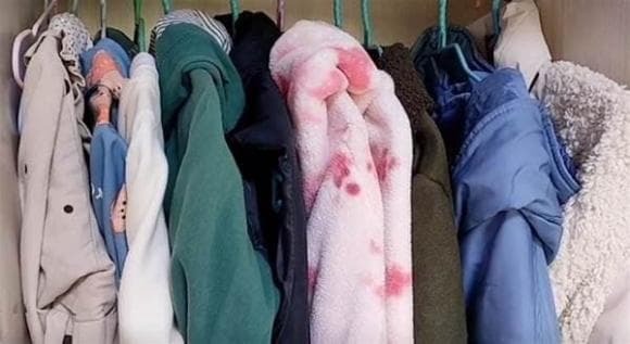 Tủ quần áo của nhiều người luôn trong tình trạng quá tải, nhưng lại thiếu những bộ đồ thực sự muốn mặc.