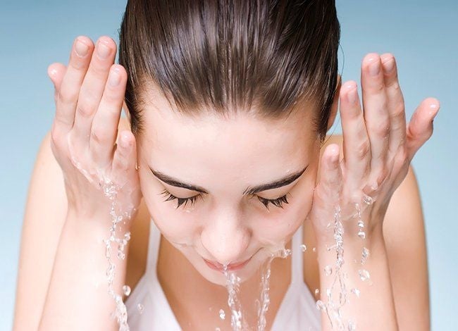 Nước lạnh có thể mang lại một số ảnh hưởng tích cực nếu sử dụng đúng cách và đúng thời điểm.