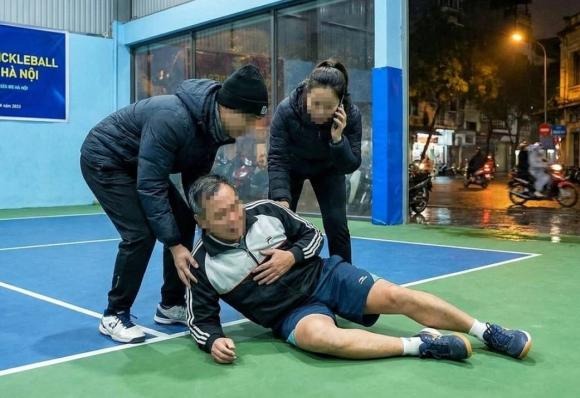 Bác sĩ Hoàng cho biết, khi vận động mạnh như pickleball, Sh88bet đăng ký miễn phí tiết nhiều mồ hôi.